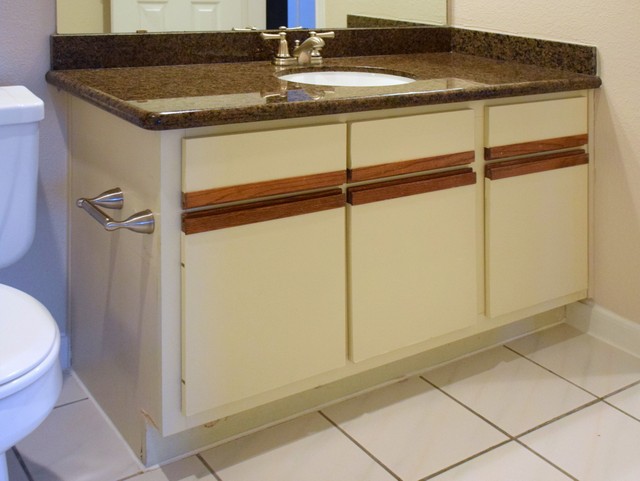 Miramar kitchen before refacing